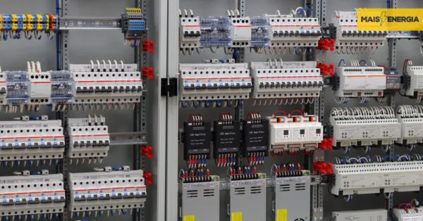 Foto de Retrofit de Quadros de Energia