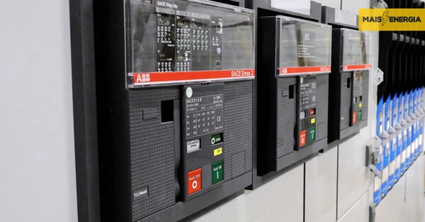 Foto de Instalação e Modernização de Painéis QTA